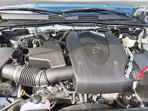 Used 2023 Toyota Tacoma TRD Sport AWD/4WD image 27