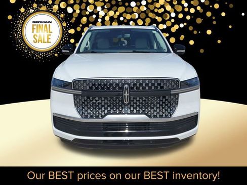 New 2025 Lincoln Navigator Reserve image 3