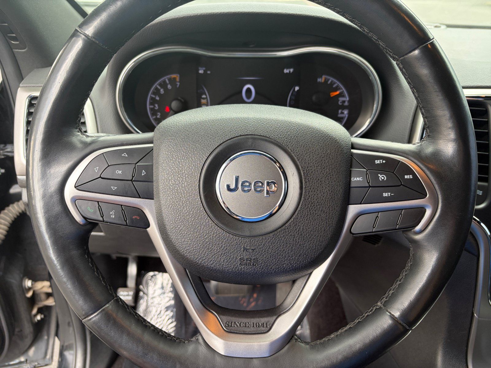 Used 2018 Jeep Grand Cherokee Altitude RWD image 12