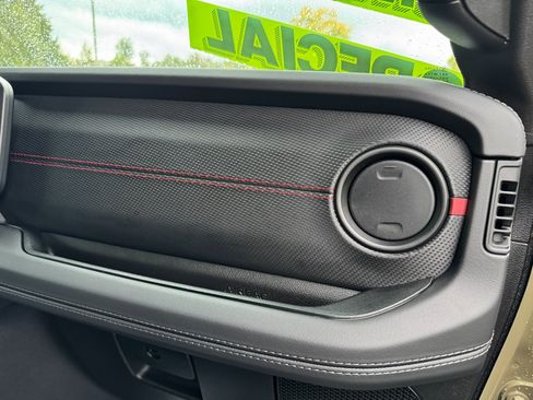 Used 2025 Jeep Wrangler Rubicon w/ Technology Group image 22