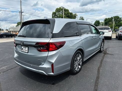 Used 2025 Honda Odyssey Touring image 8