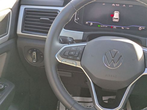 Used 2022 Volkswagen Atlas Cross Sport SE image 21