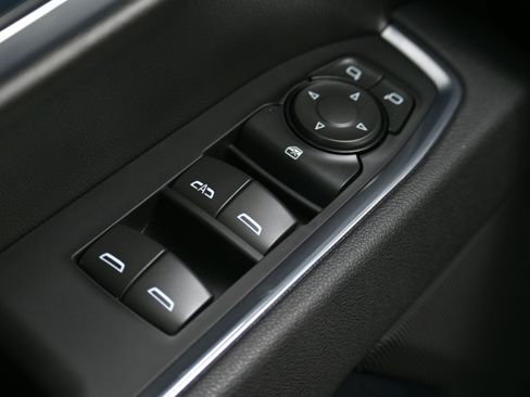 Used 2025 GMC Sierra 1500 Elevation image 25