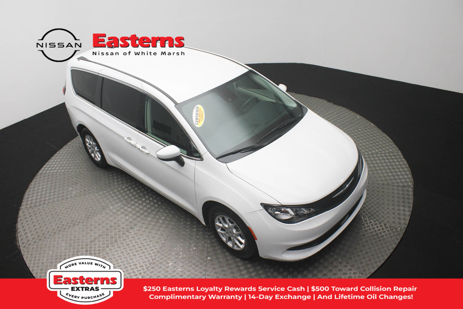 Used 2023 Chrysler Voyager LX FWD image 3