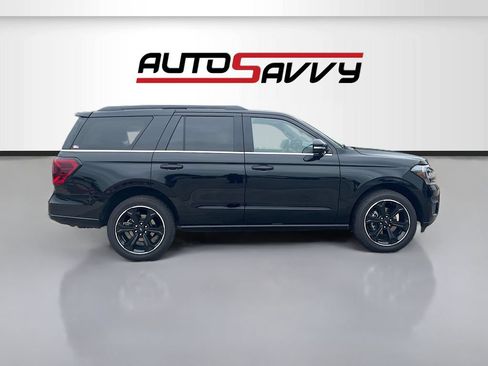 Used 2024 Ford Expedition Limited AWD/4WD image 8