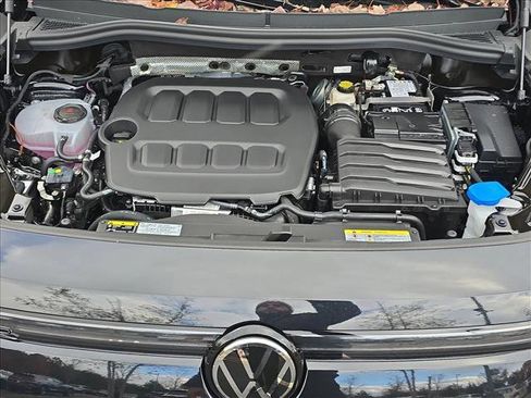 New 2026 Volkswagen Tiguan SE R-Line image 17