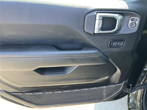 Used 2025 Jeep Wrangler Sahara w/ Safety Group image 22