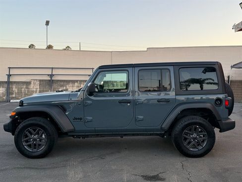 Used 2025 Jeep Wrangler Unlimited Sport AWD/4WD image 9
