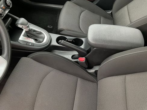 Used 2024 Kia Forte LXS image 31