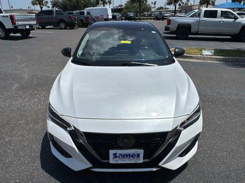 Used 2023 Nissan Sentra SR w/ SR Premium Package FWD image 6