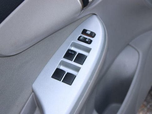 Used 2012 Toyota Corolla LE FWD image 9