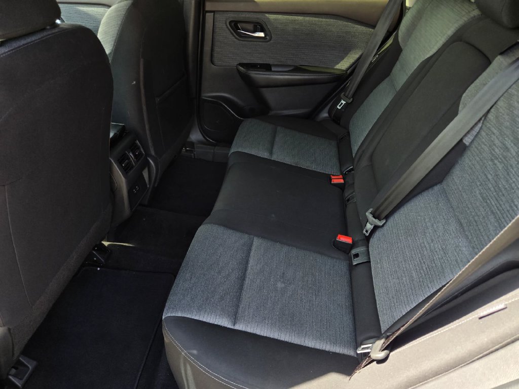Certified 2023 Nissan Rogue SV FWD image 11