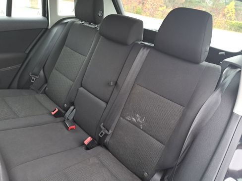 Used 2015 Volkswagen Tiguan S image 13