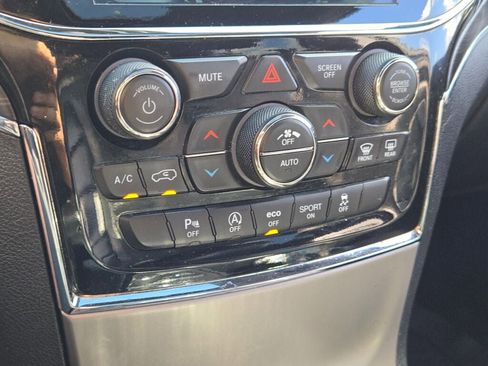 Used 2020 Jeep Grand Cherokee Limited image 28