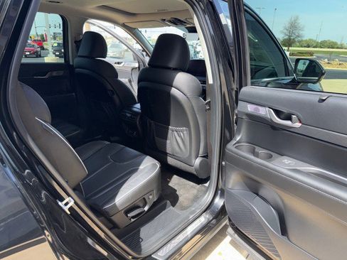 Used 2024 Hyundai Palisade Limited image 13
