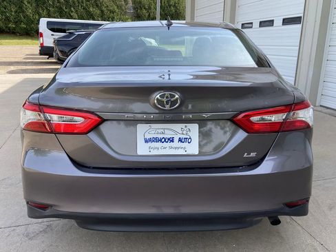 Used 2019 Toyota Camry LE FWD image 6