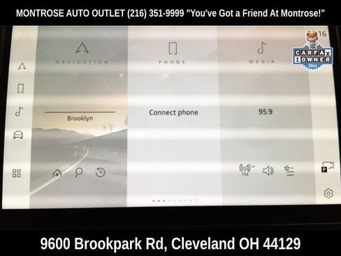 Used 2024 Land Rover Discovery Dynamic SE image 20