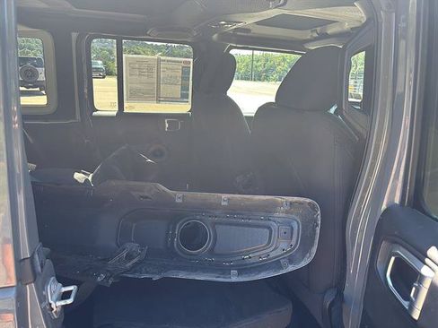 Used 2020 Jeep Wrangler Unlimited Sahara AWD/4WD image 19