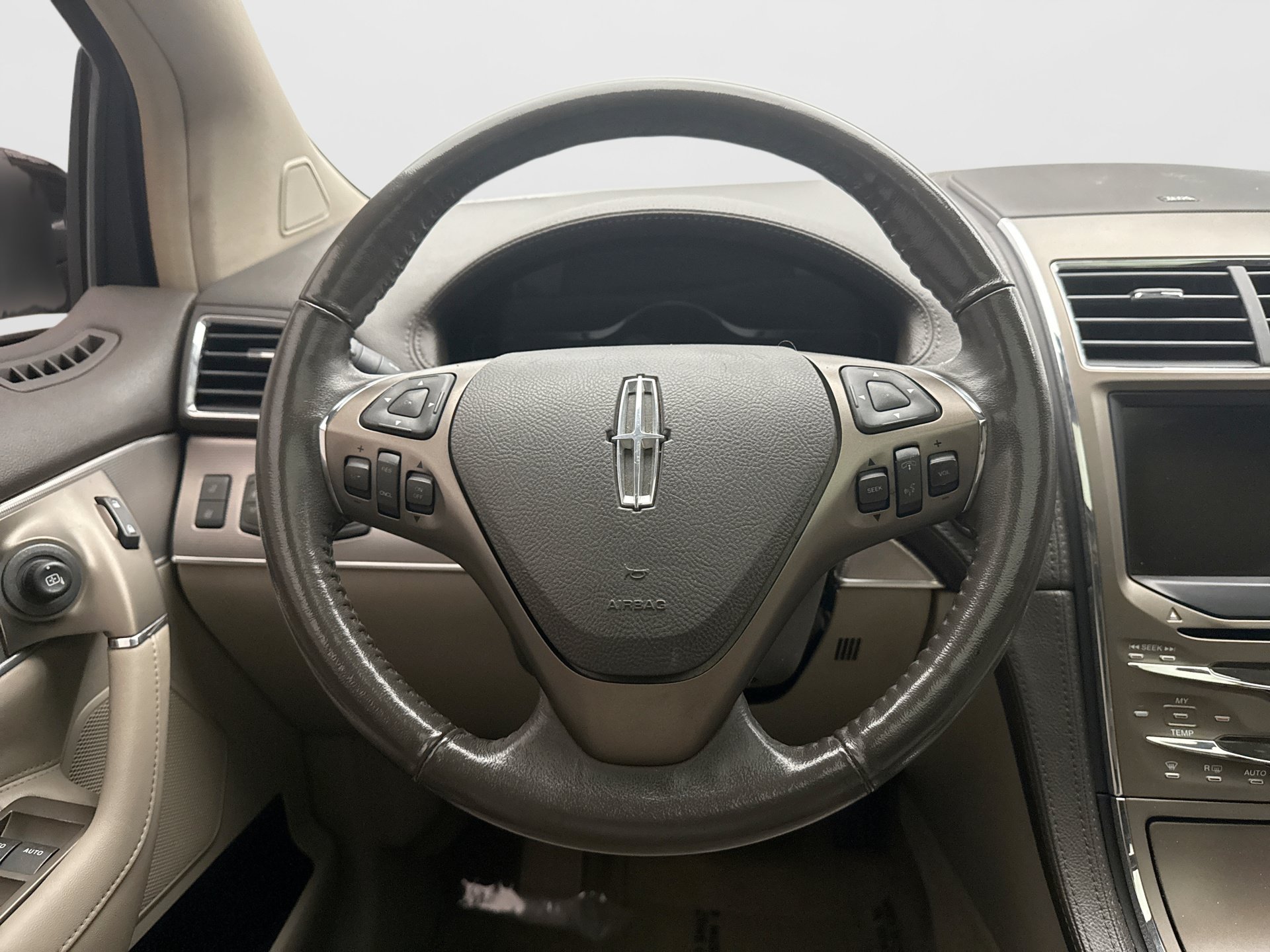 Used 2013 Lincoln MKX AWD image 12