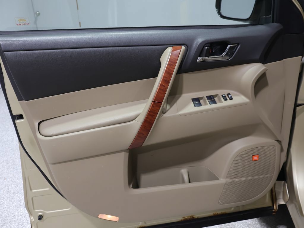 Used 2008 Toyota Highlander Limited AWD/4WD image 18