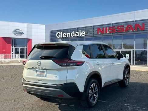 Certified 2023 Nissan Rogue SV FWD image 3
