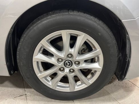 Used 2014 MAZDA MAZDA3 i Touring w/ Moonroof Package 1 FWD image 10