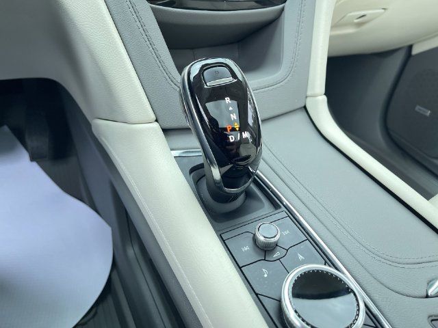 Certified 2024 Cadillac XT5 Premium Luxury AWD/4WD image 16