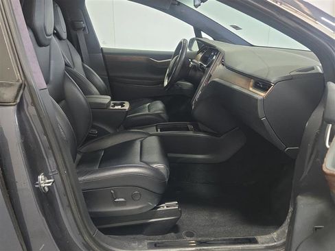 Used 2018 Tesla Model X 100D image 12