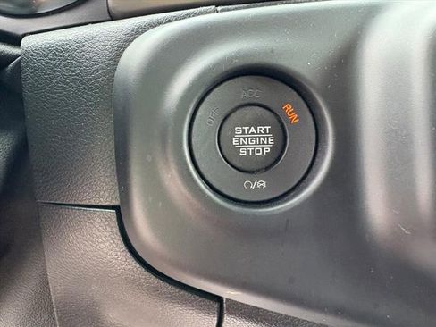 Used 2020 Jeep Wrangler Sport image 11