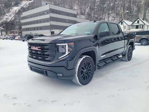 Used 2025 GMC Sierra 1500 Elevation image 3