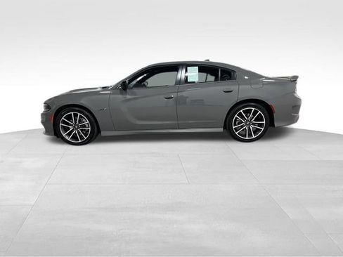Used 2023 Dodge Charger R/T w/ Technology Group RWD image 9