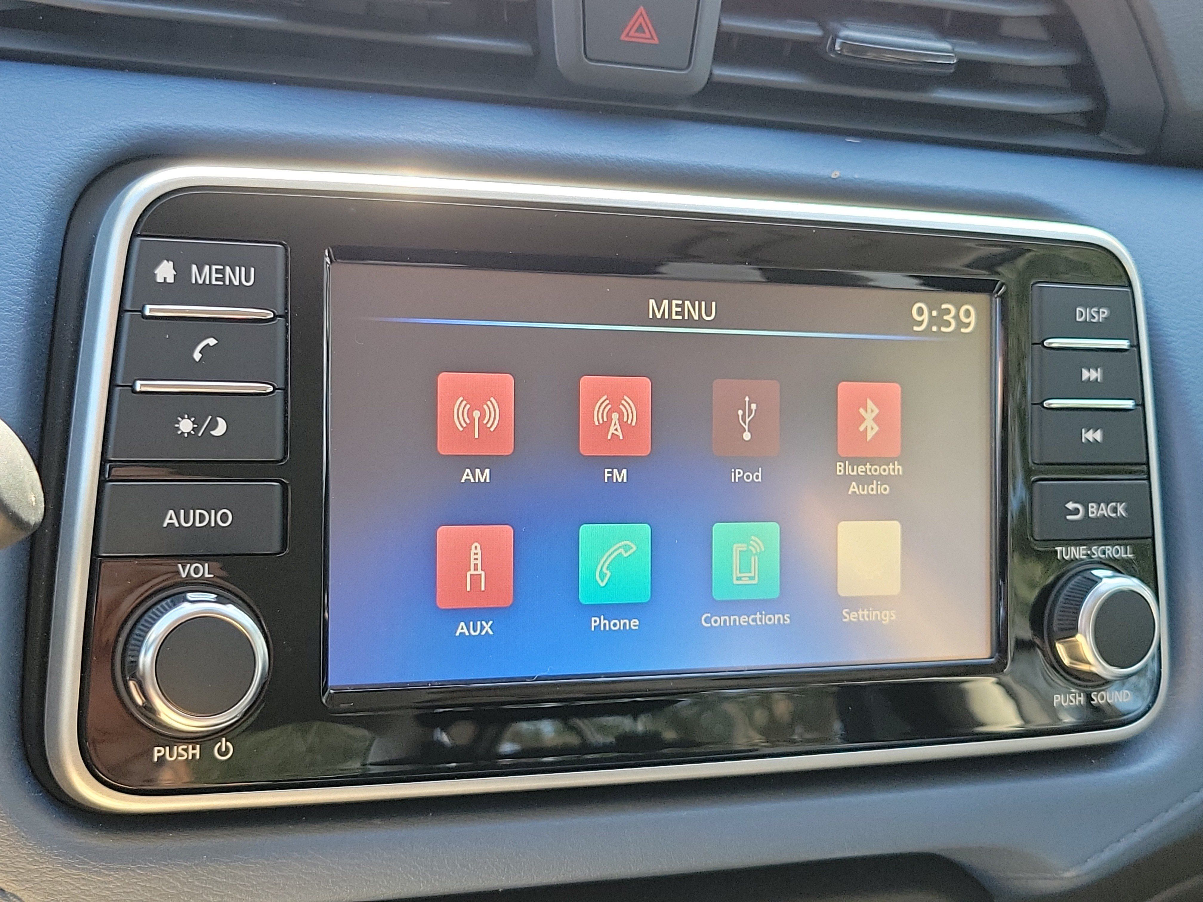 Used 2025 Nissan Versa SV FWD image 19