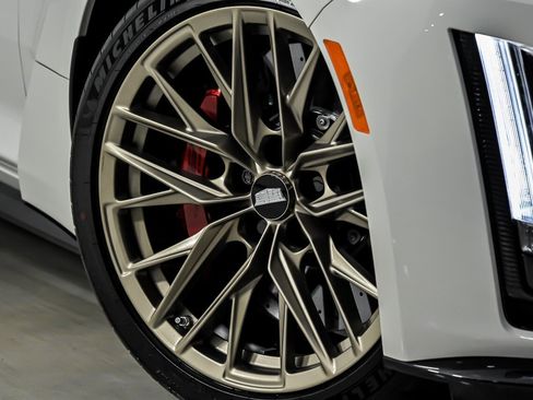 Used 2023 Cadillac CT5 V Blackwing w/ LPO, Bronce Accent Package RWD image 3