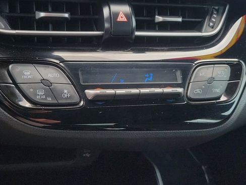 Used 2021 Toyota C-HR XLE image 31