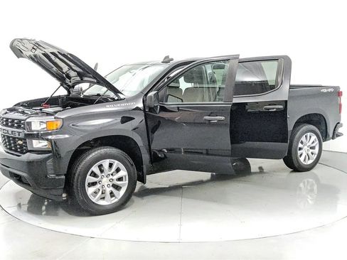 Used 2019 Chevrolet Silverado 1500 Custom w/ Custom Value Package image 11