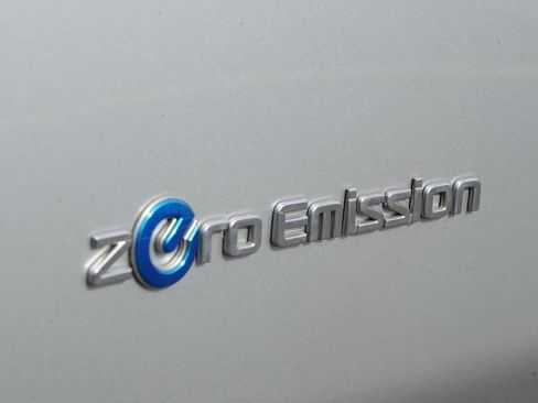 Used 2011 Nissan Leaf SL FWD image 26