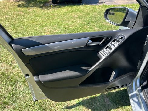 Used 2012 Volkswagen Golf TDI image 7