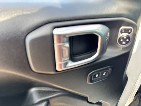 Used 2026 Jeep Gladiator Mojave AWD/4WD image 13