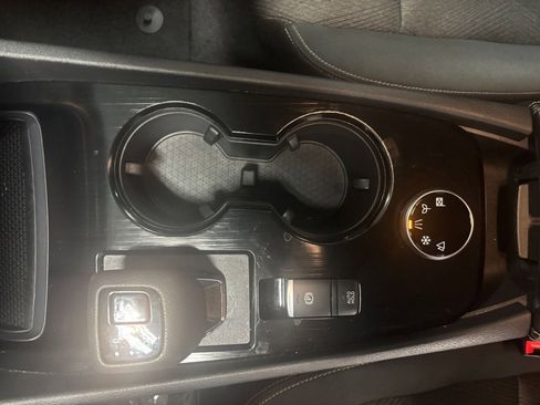 Used 2025 Nissan Rogue SV AWD/4WD image 44