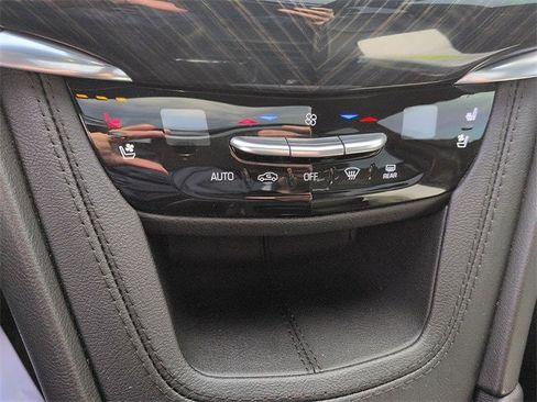 Used 2024 Cadillac XT6 Premium Luxury image 25