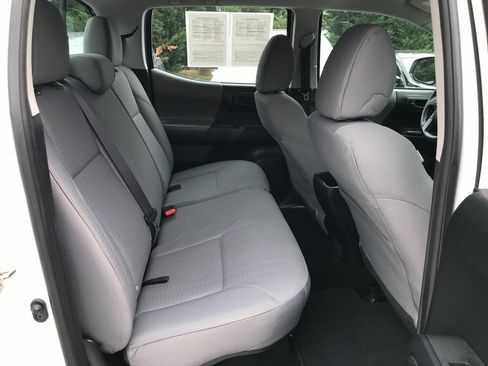 Used 2018 Toyota Tacoma SR w/ SR Convenience Package RWD image 23