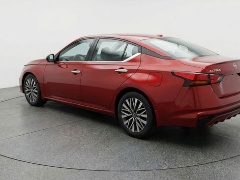 Used 2025 Nissan Altima 2.5 SV image 6