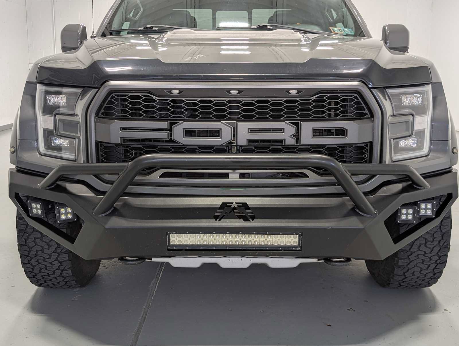 Used 2018 Ford F150 Raptor w/ Equipment Group 802A Luxury AWD/4WD image 2