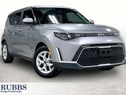Used 2025 Kia Soul LX FWD image 1