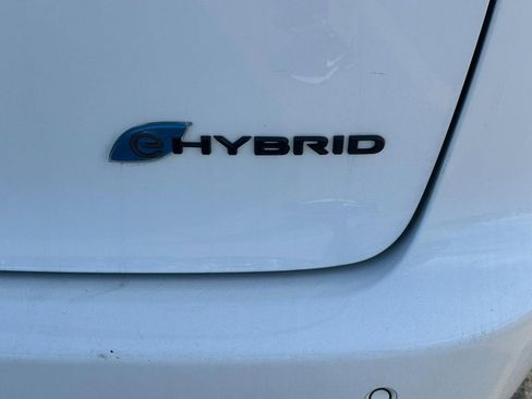 Used 2024 Chrysler Pacifica Limited image 9