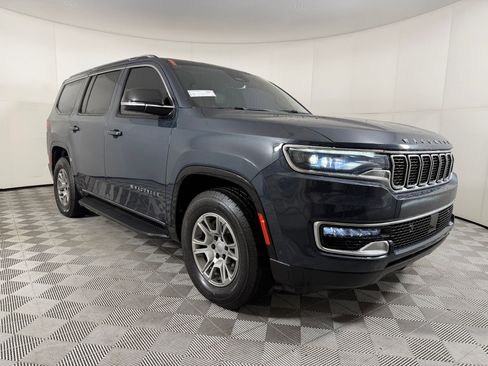 Used 2023 Jeep Wagoneer 4WD image 6