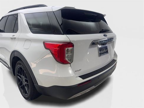 Used 2020 Ford Explorer XLT w/ Equipment Group 202A image 19