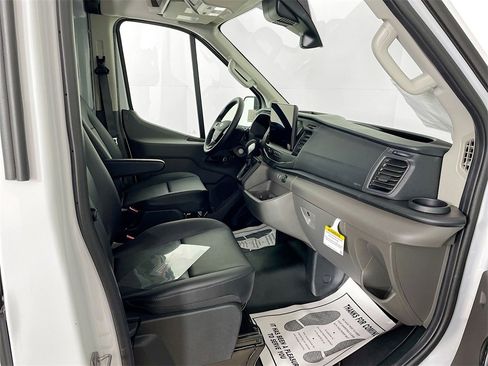 New 2025 Ford Transit 250 148 Medium Roof image 28