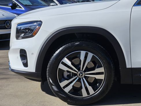 Certified 2025 Mercedes-Benz GLB 250 image 11