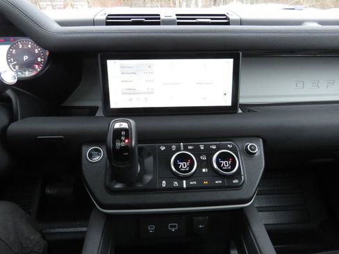 Used 2022 Land Rover Defender 110 SE AWD/4WD image 26